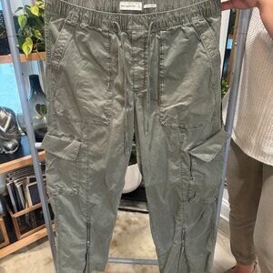 Abercrombie & Fitch Pull-On Wide Leg Cargo Pant